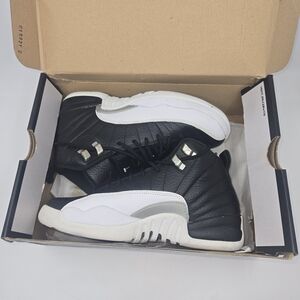 Men's Black and White Sneakers